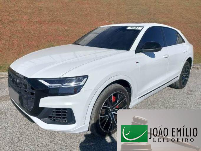 AUDI Q8 20/20