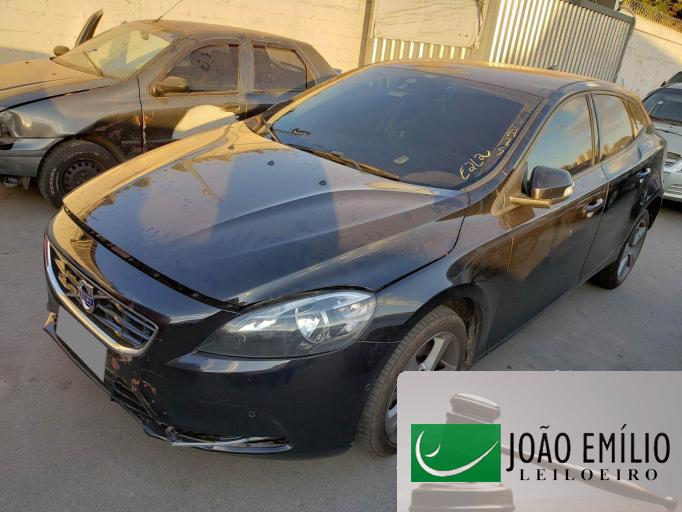 VOLVO V40 T4 15/15