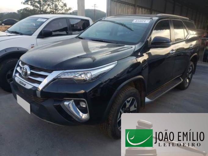 TOYOTA HILUX SW4 19/19