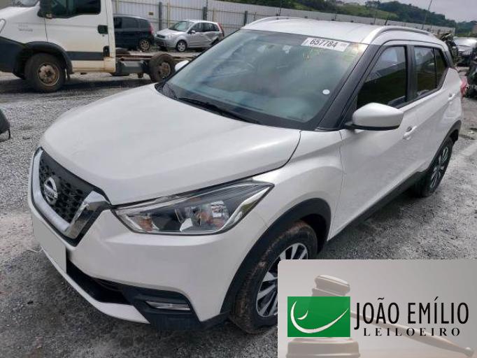 NISSAN KICKS 18/18