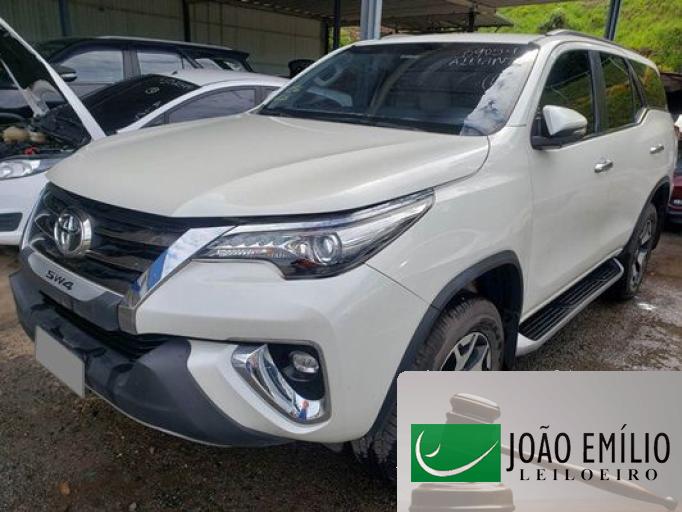 TOYOTA HILUX SW4 19/19